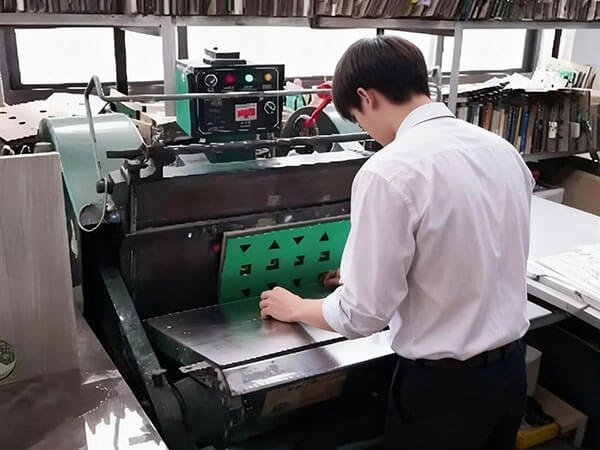 Workers Die-Cut Scented Cards with Die Cutting Machine  FEILIZTECH Fragrance Sheet Processing